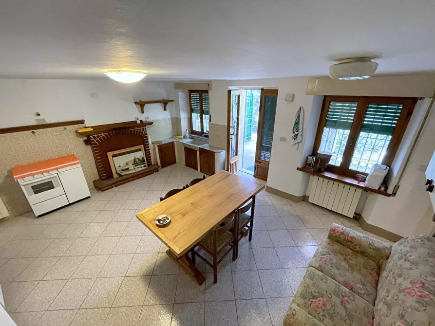 Immagine 37 di Terratetto in vendita  a Camaiore