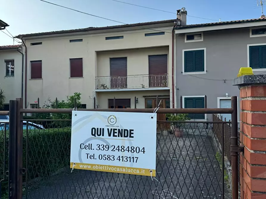 Immagine 19 di Casa semindipendente in vendita  a Capannori