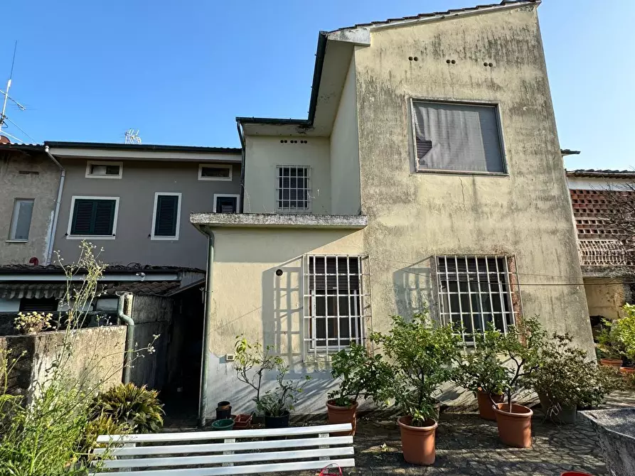 Immagine 15 di Casa semindipendente in vendita  a Capannori