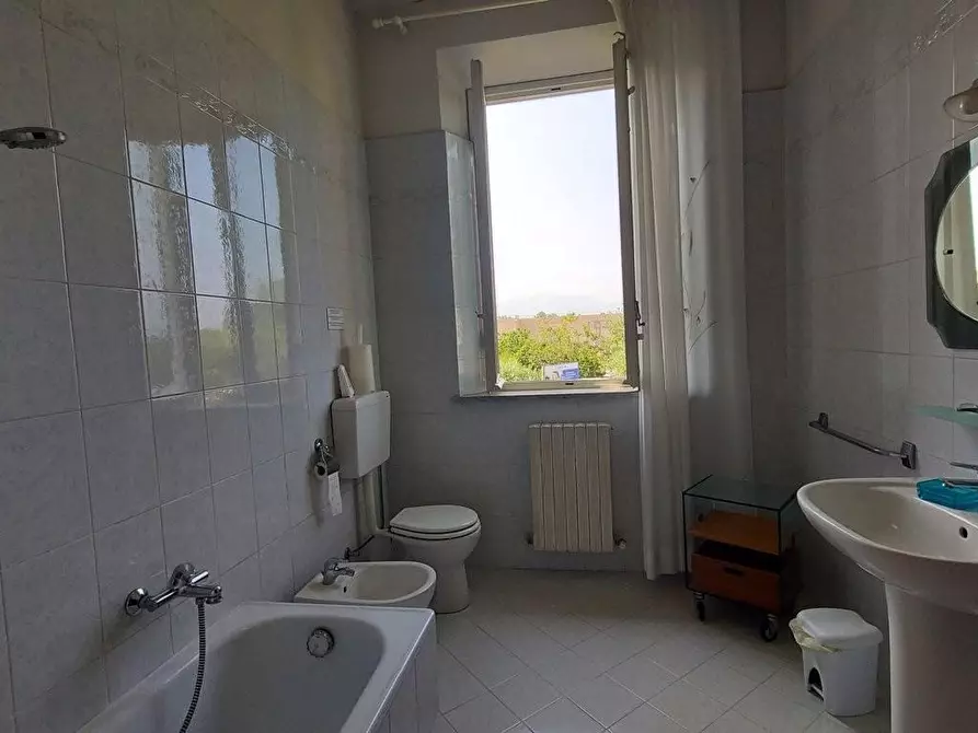 Immagine 33 di Villa in vendita  a Lucca