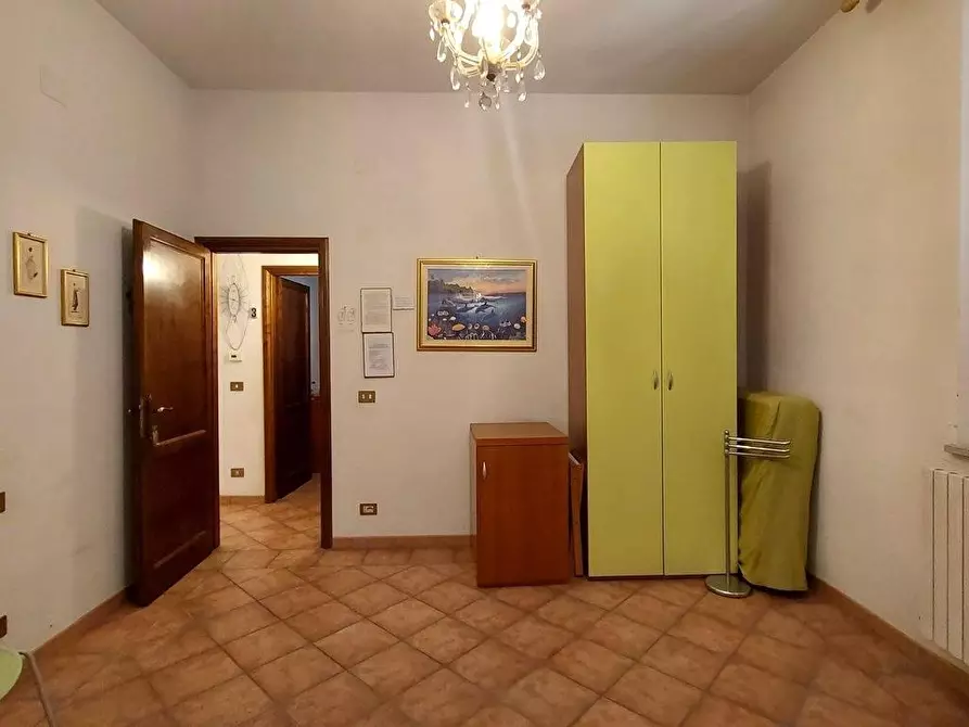 Immagine 12 di Villa in vendita  a Lucca