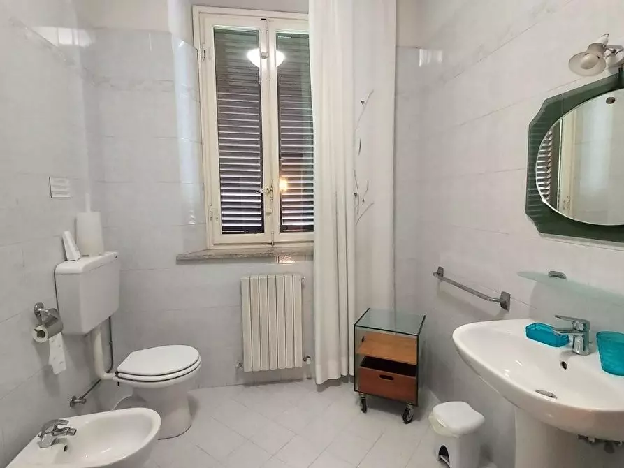 Immagine 21 di Villa in vendita  a Lucca