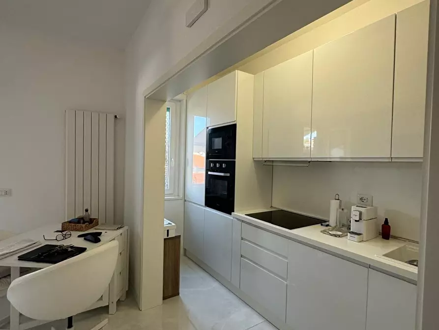 Immagine 19 di Appartamento in vendita  a Viareggio