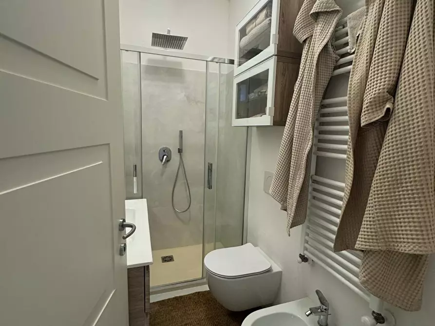 Immagine 8 di Appartamento in vendita  a Viareggio