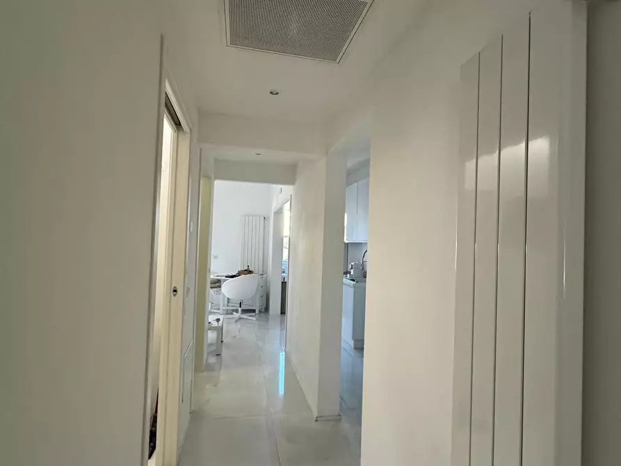 Immagine 15 di Appartamento in vendita  a Viareggio