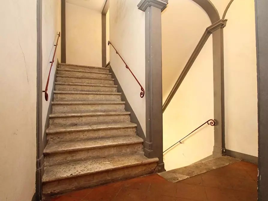 Immagine 16 di Appartamento in vendita  a Siena