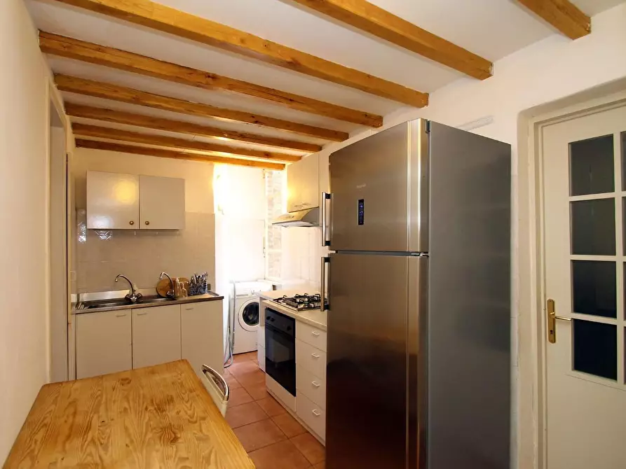 Immagine 7 di Appartamento in vendita  a Siena