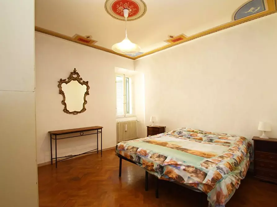 Immagine 9 di Appartamento in vendita  a Siena