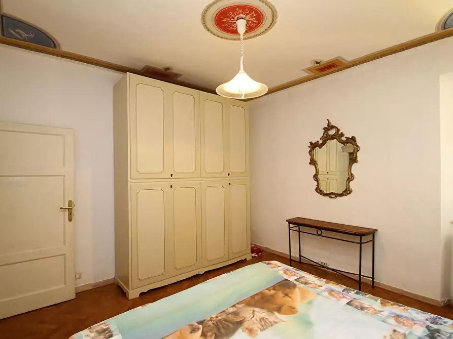 Immagine 10 di Appartamento in vendita  a Siena