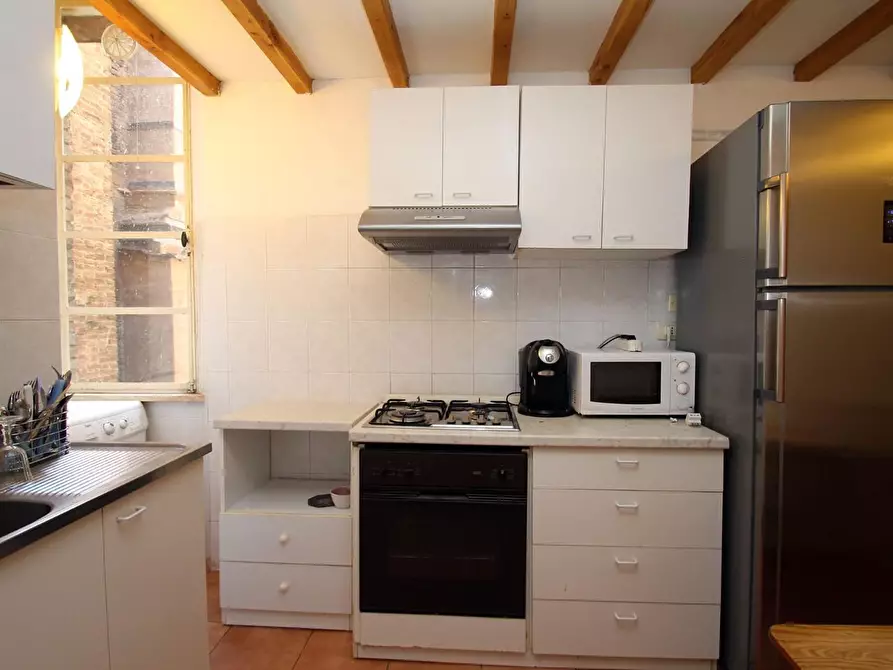 Immagine 8 di Appartamento in vendita  a Siena