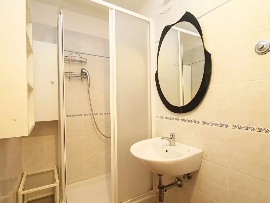 Immagine 12 di Appartamento in vendita  a Siena