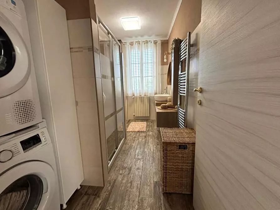 Immagine 7 di Villa in vendita  a Lucca