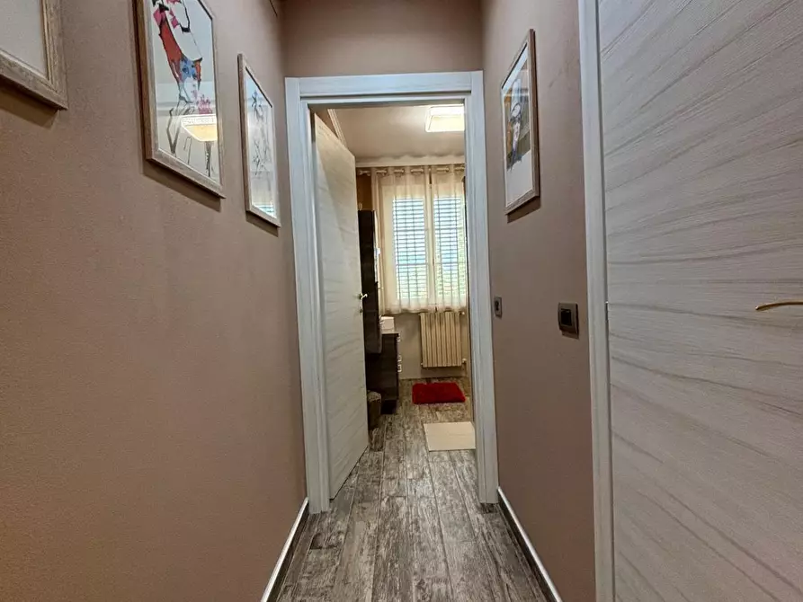 Immagine 8 di Villa in vendita  a Lucca