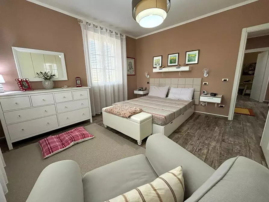 Immagine 14 di Villa in vendita  a Lucca