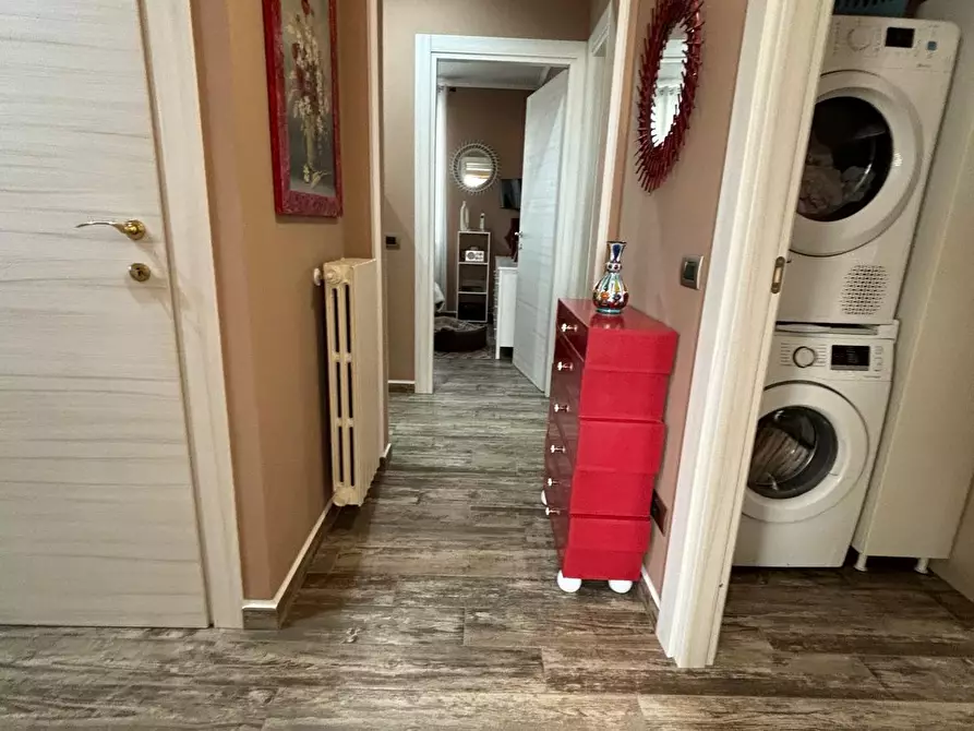 Immagine 6 di Villa in vendita  a Lucca