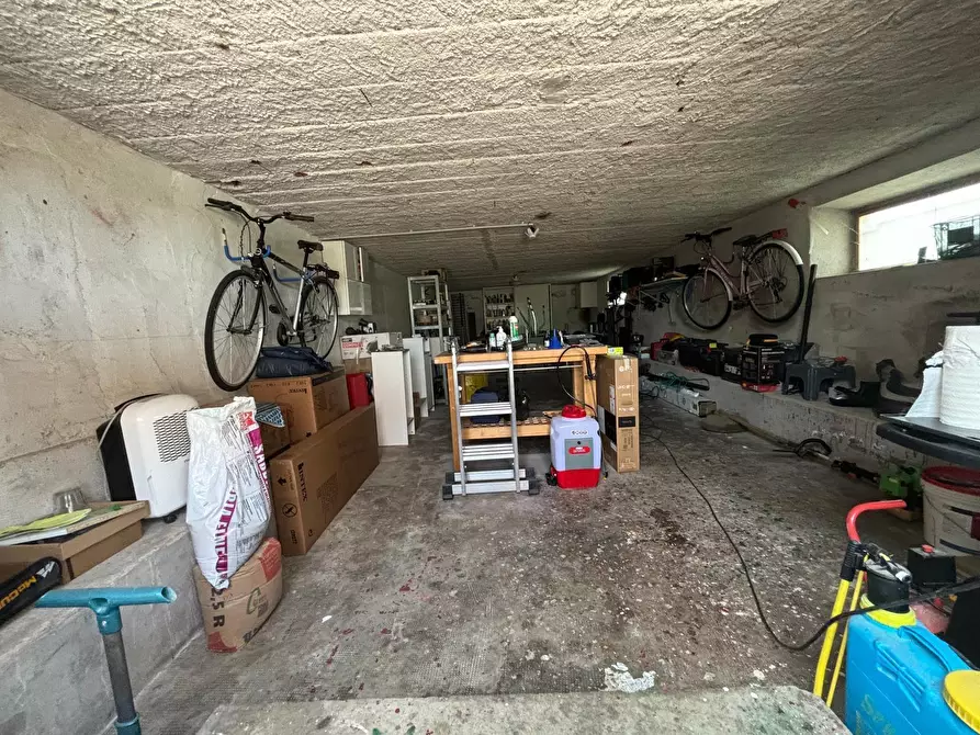 Immagine 16 di Villa in vendita  a Lucca