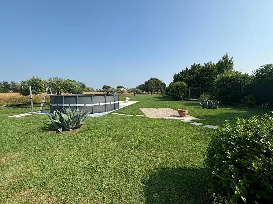 Immagine 21 di Villa in vendita  a Lucca