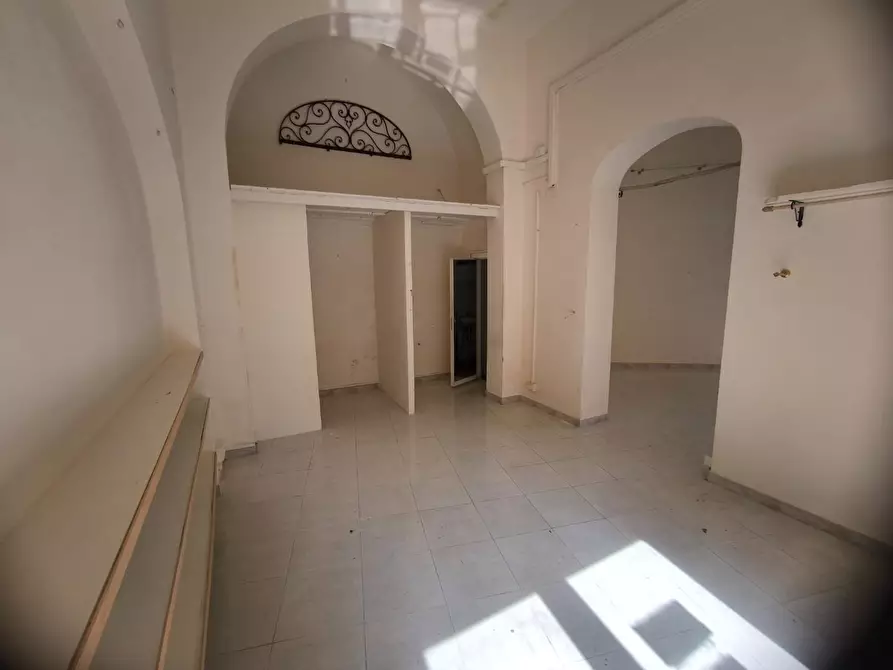 Immagine 1 di Locale commerciale in affitto  a Livorno