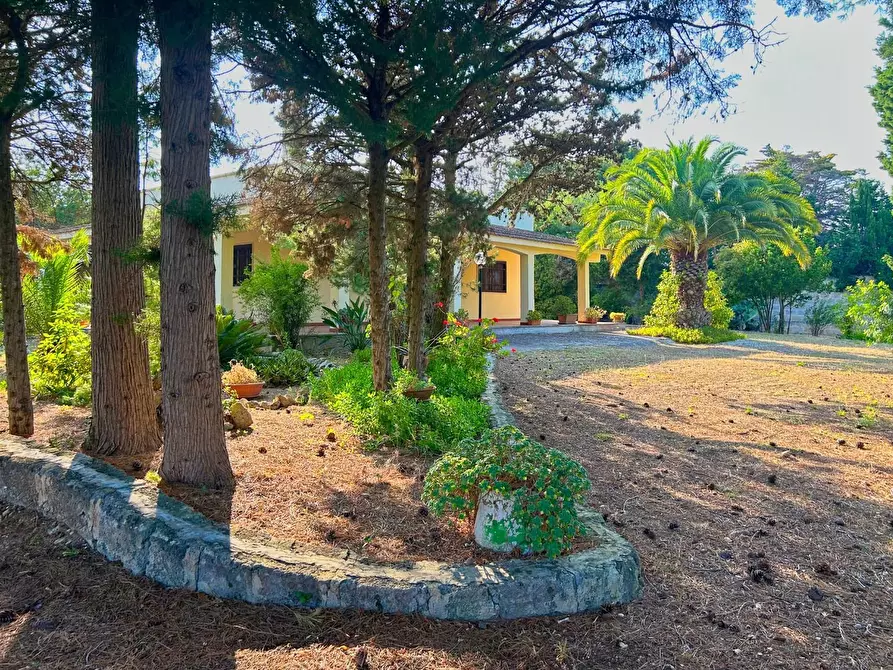 Immagine 20 di Villa in vendita  a Lecce