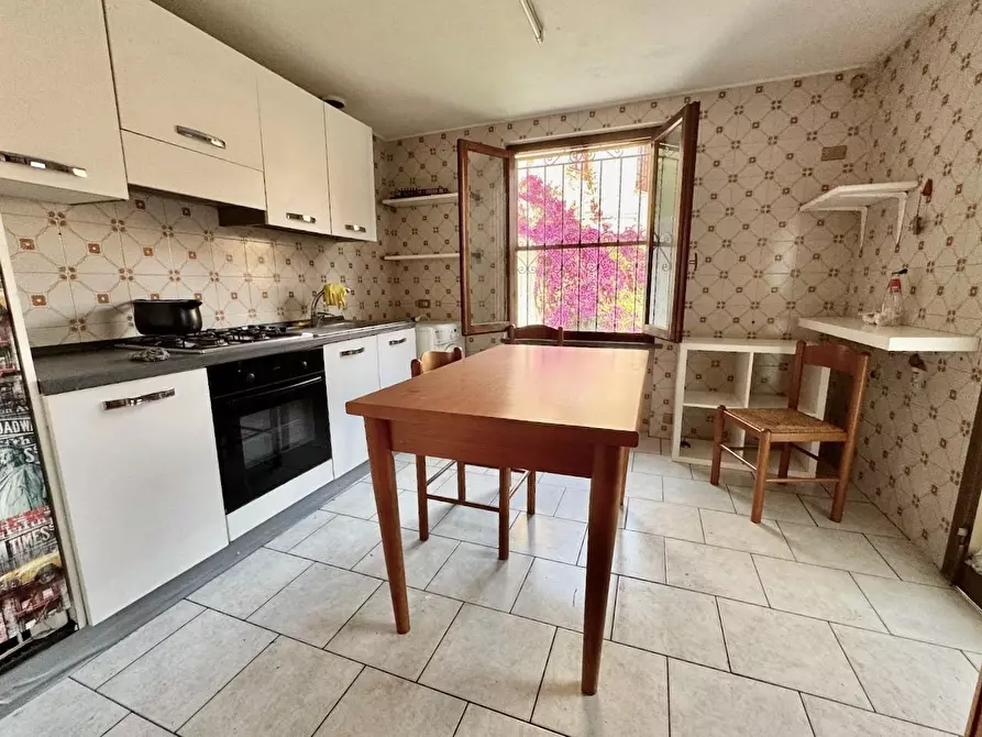 Immagine 7 di Appartamento in vendita  a Pisa