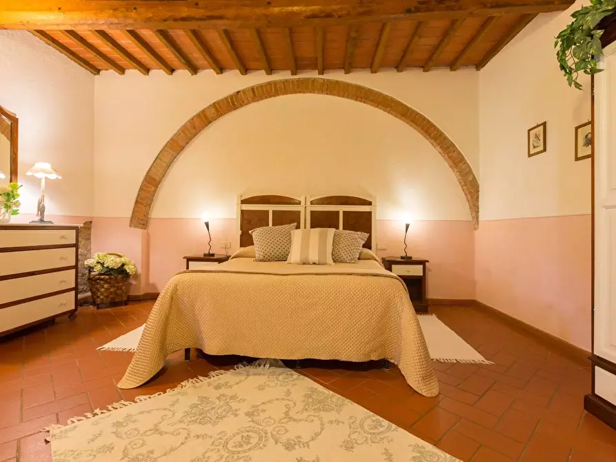 Immagine 11 di Casa colonica in vendita  a Peccioli