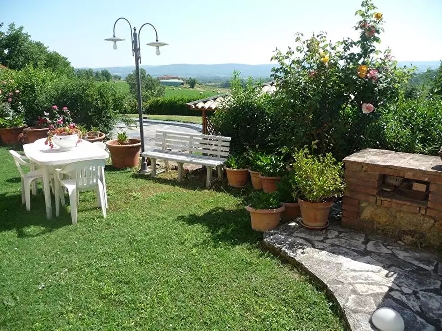 Immagine 5 di Casa colonica in vendita  a Chiusdino