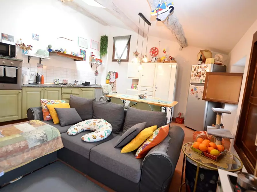 Immagine 3 di Appartamento in vendita  a Lucca