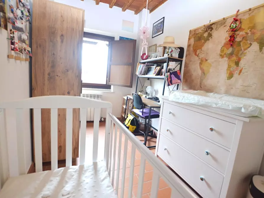 Immagine 13 di Appartamento in vendita  a Lucca