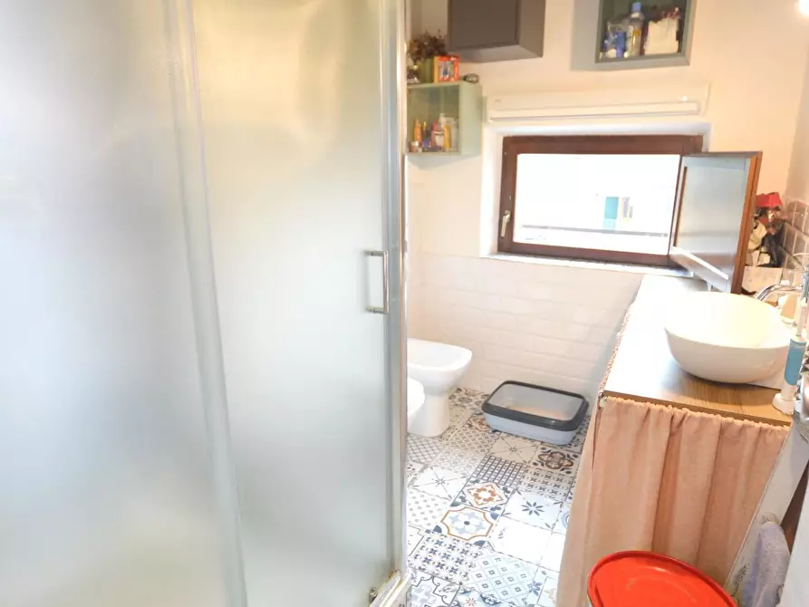 Immagine 17 di Appartamento in vendita  a Lucca