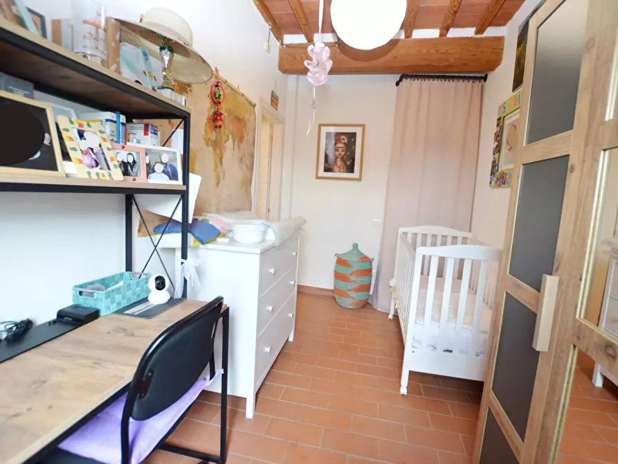 Immagine 14 di Appartamento in vendita  a Lucca