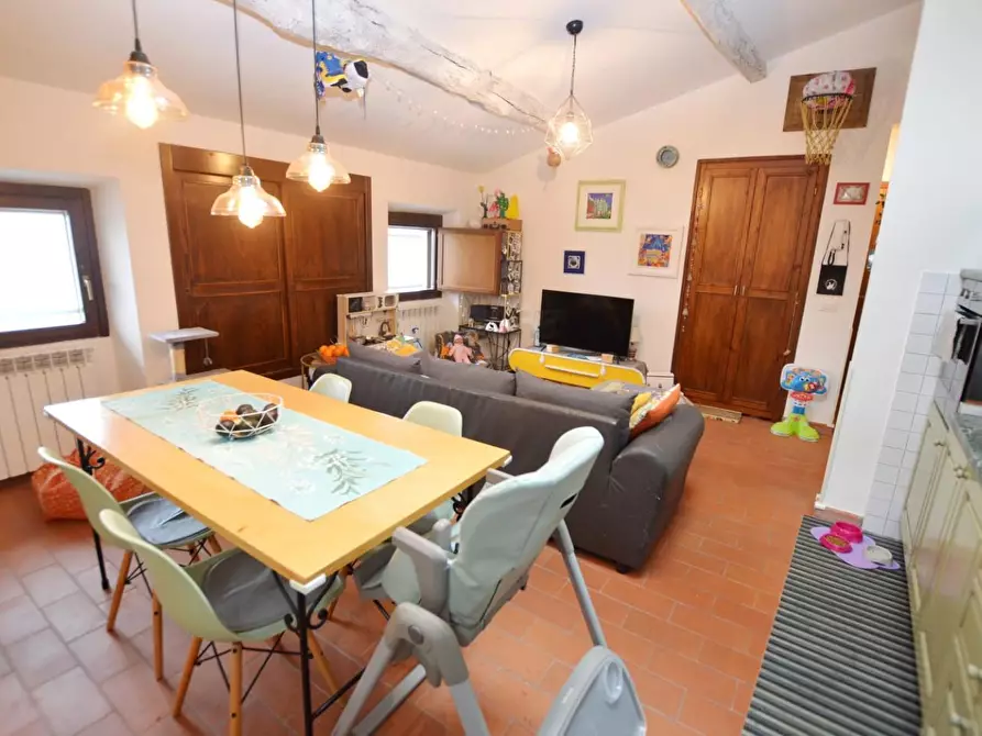 Immagine 1 di Appartamento in vendita  a Lucca