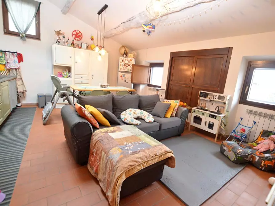 Immagine 2 di Appartamento in vendita  a Lucca