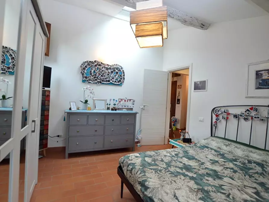 Immagine 9 di Appartamento in vendita  a Lucca
