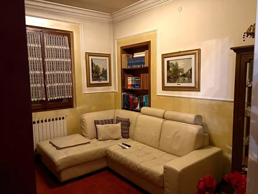 Immagine 4 di Casa bifamiliare in vendita  a Massa