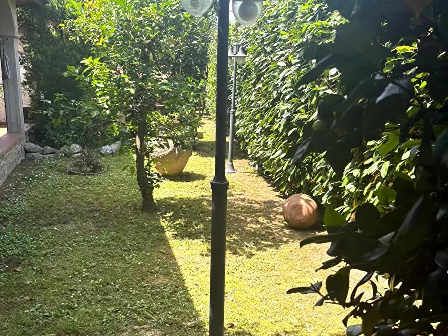 Immagine 11 di Casa bifamiliare in vendita  a Massa