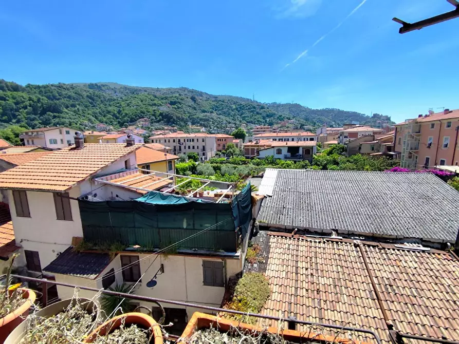 Immagine 11 di Appartamento in vendita  a Massa