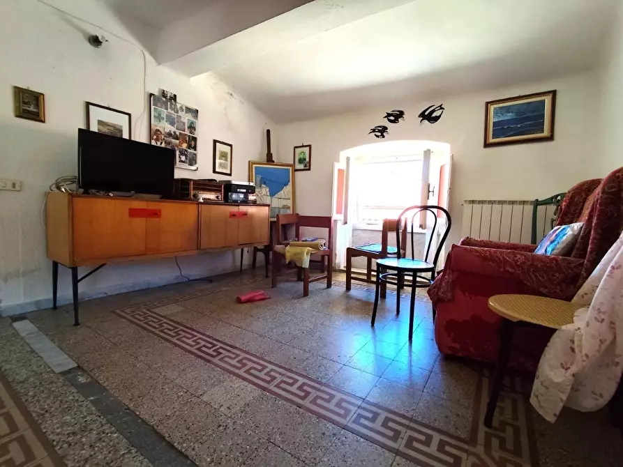 Immagine 3 di Appartamento in vendita  a Massa