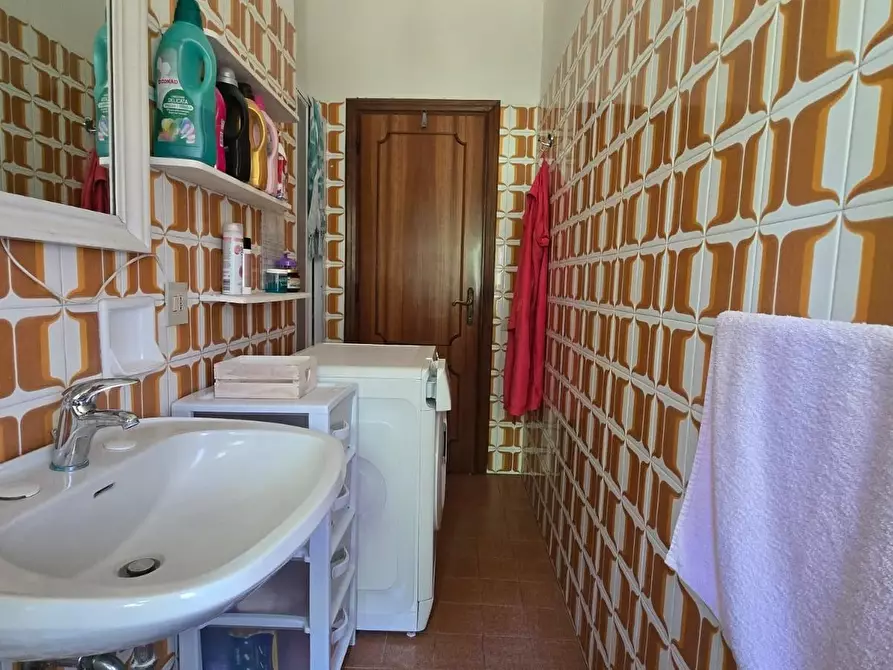 Immagine 42 di Appartamento in vendita  a Siena