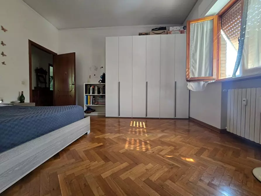 Immagine 23 di Appartamento in vendita  a Siena