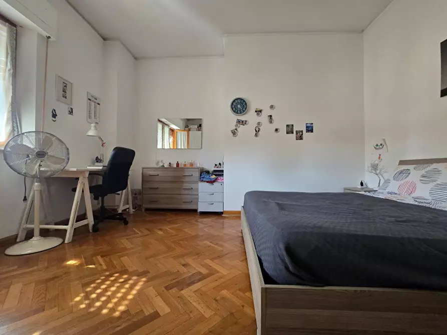 Immagine 20 di Appartamento in vendita  a Siena