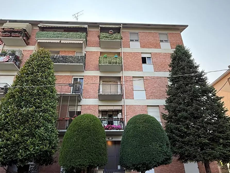 Immagine 2 di Appartamento in vendita  a Reggio Nell'emilia