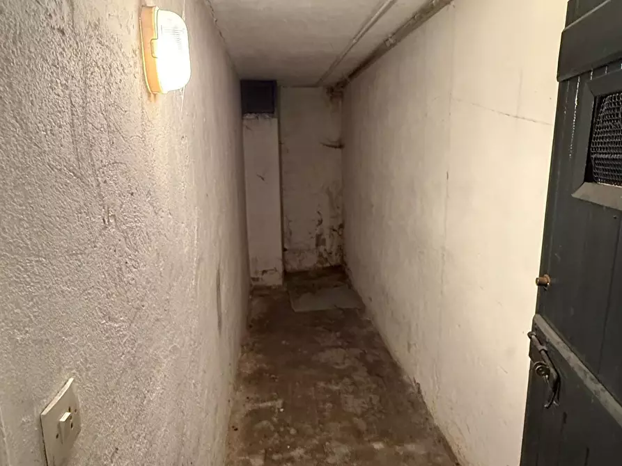 Immagine 9 di Appartamento in vendita  a Reggio Nell'emilia