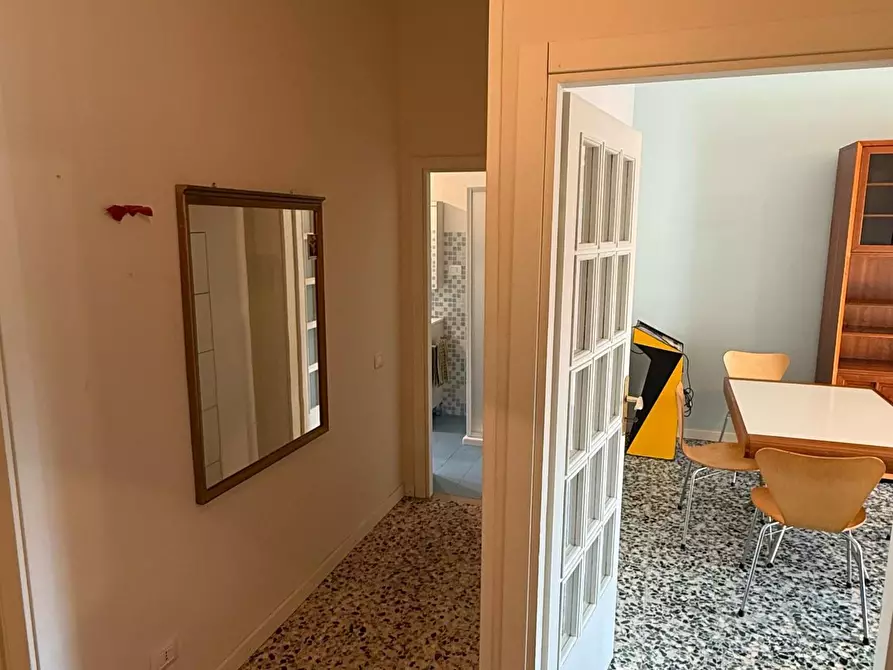 Immagine 11 di Appartamento in vendita  a Reggio Nell'emilia