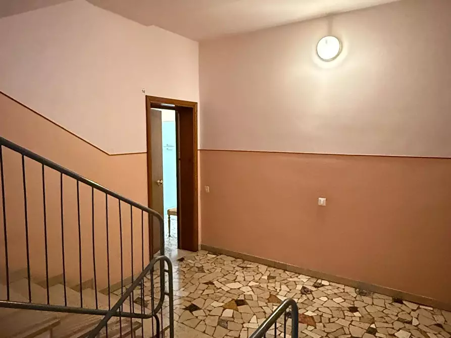 Immagine 10 di Appartamento in vendita  a Reggio Nell'emilia