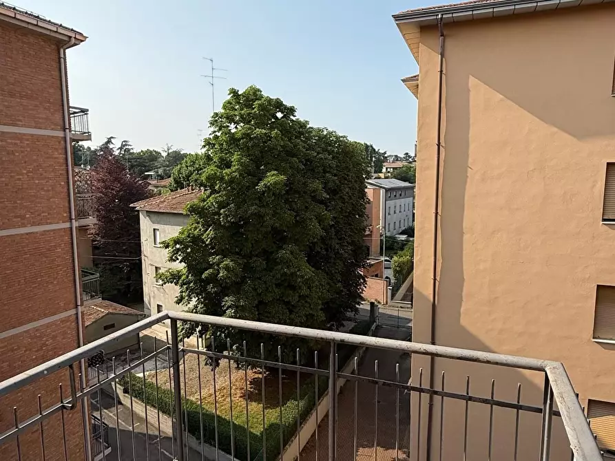 Immagine 4 di Appartamento in vendita  a Reggio Nell'emilia
