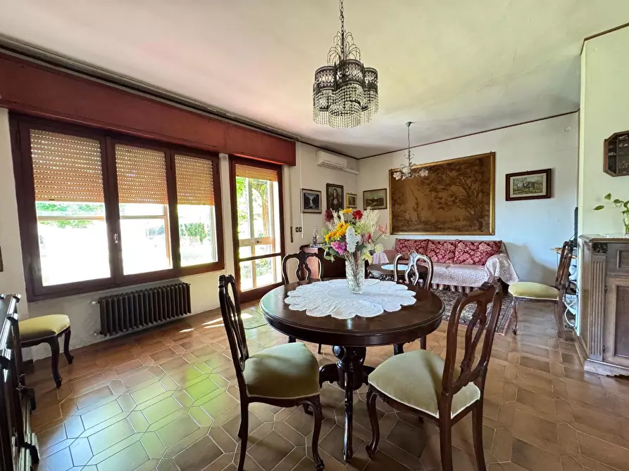 Immagine 9 di Villa in vendita  a Pisa