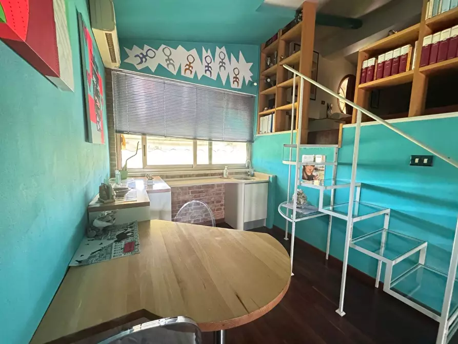 Immagine 48 di Villa in vendita  a Pisa