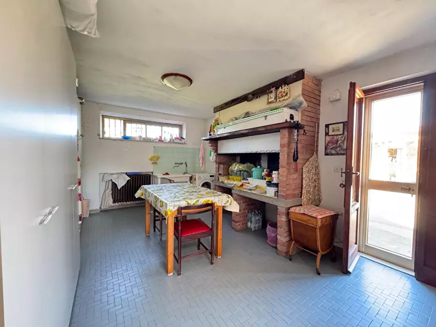 Immagine 21 di Villa in vendita  a Pisa