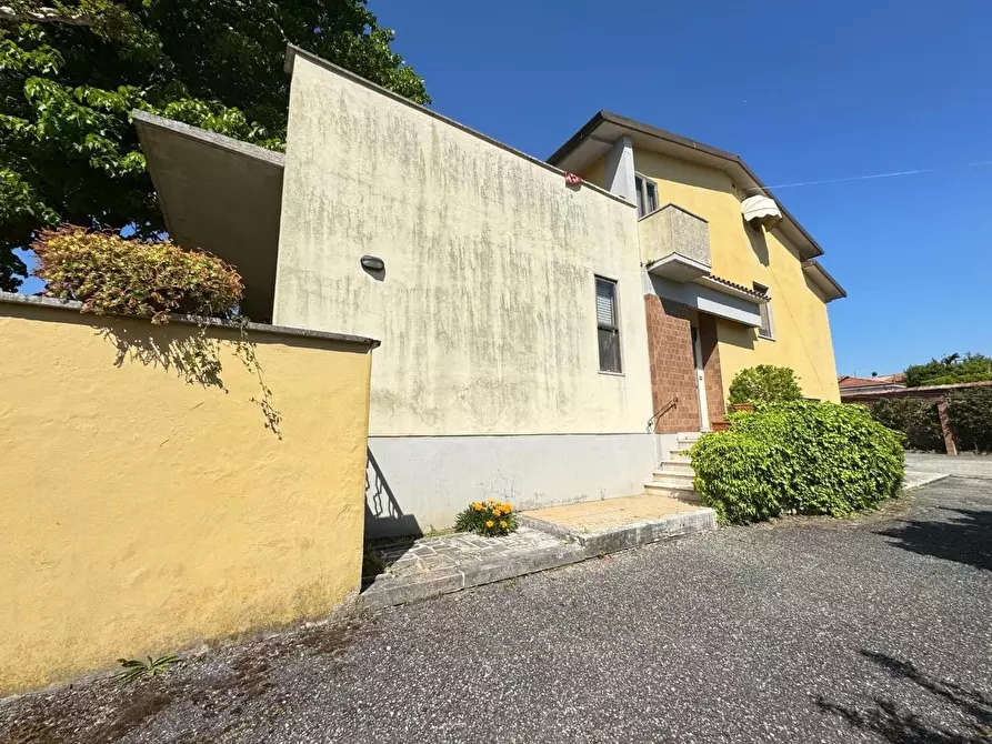 Immagine 6 di Villa in vendita  a Pisa