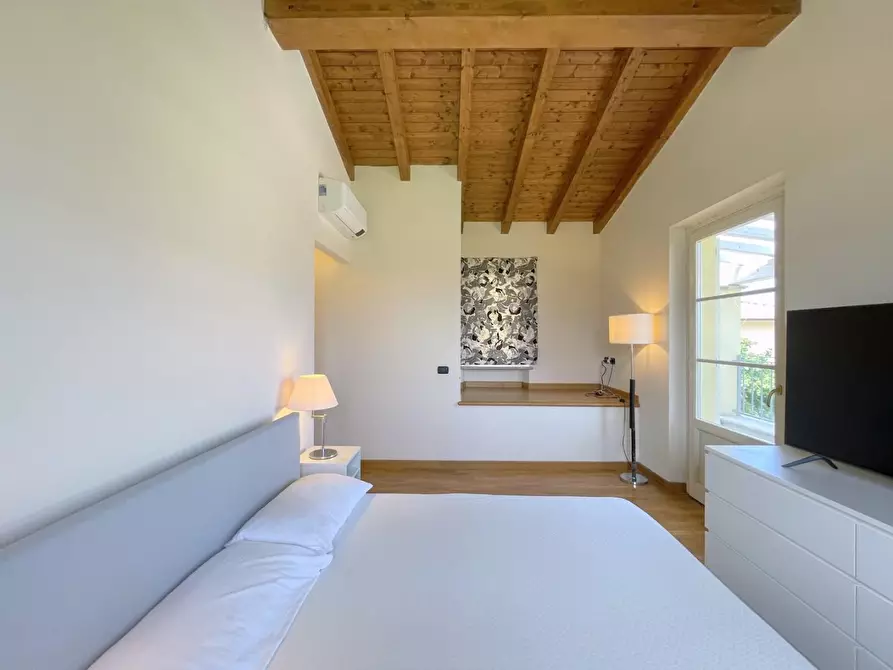 Immagine 62 di Casa bifamiliare in vendita  a Camaiore